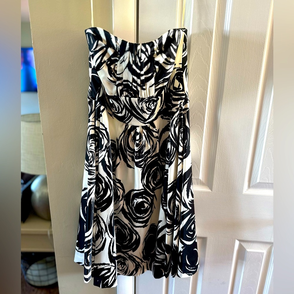 White House Black Market, Cocktail dress, Size 8, Cream/black
